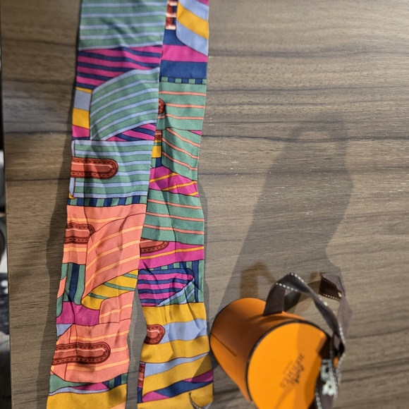 Hermes Vibrant Silk Scarf with Orange and Blue Accents - Picture 3 of 4